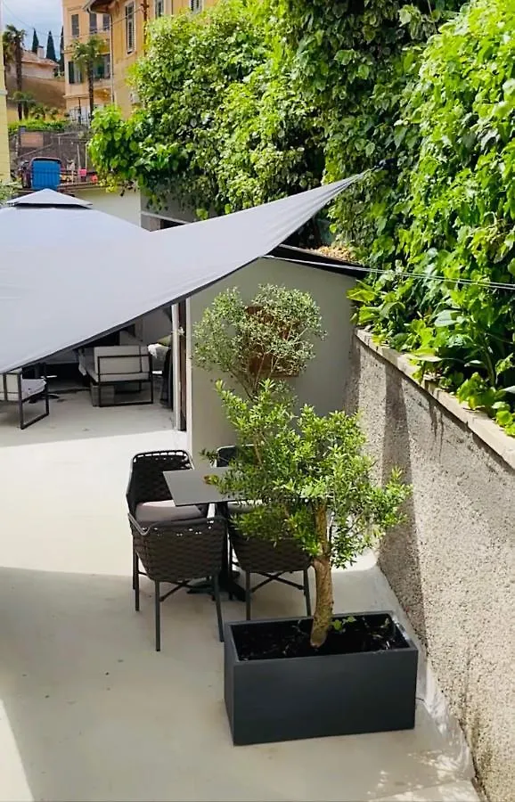 Apartment With Spacious Terrace Villa Floramy オパティヤ